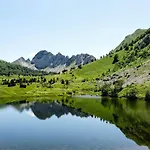 Bosnian & Villa *