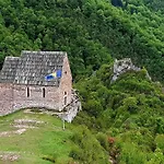 Bosnian & Villa