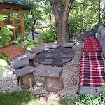 Bosnian & Villa *