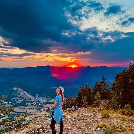 Bosnian & * Hadžići