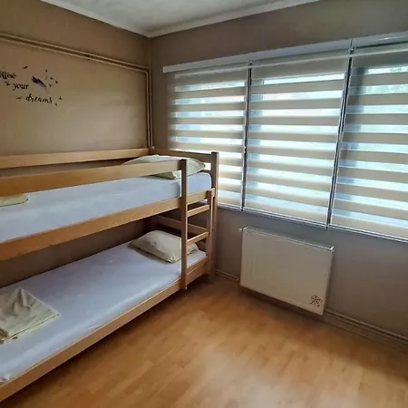 Vila Bosnian & *