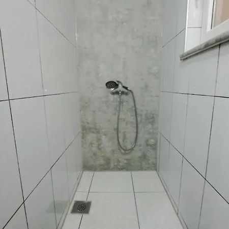 Bosnian & Hadžići