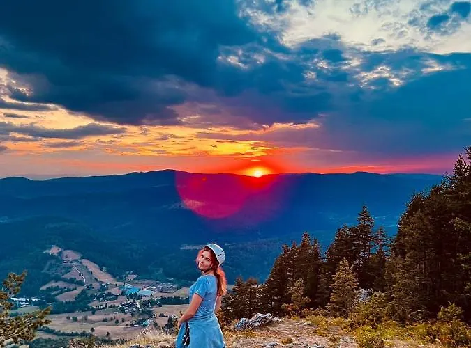 Bosnian & * Hadžići