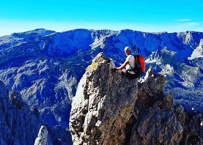 Bosnian & * Hadžići